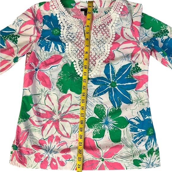 Tropical Floral Hawiian Tunic V-Neck light Cotton 3/4 sleeve. Talbots - Picture 7 of 8